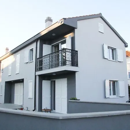 Rina,biograd Na Moru Apartment *